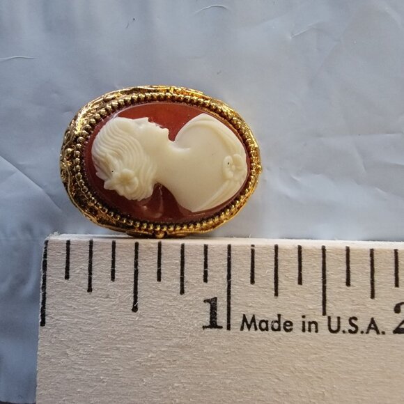 Vintage Cameo Brooch Pin - Gold Tone Oval Frame & Ivory Resin Lady Profile 1.75 - Picture 6 of 7